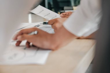 kullanıcı deneyimi Ux tasarımcı akıllı telefon düzeni web tasarımı.