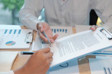 İş adamı, bu ile sözleşme anlaşması imzaladı