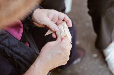 Dekorasyon için hasır balık dokuyacağım. Geleneksel Tayland ismi