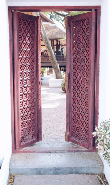 Old vintage retro wooden door arch — Stock Photo, Image