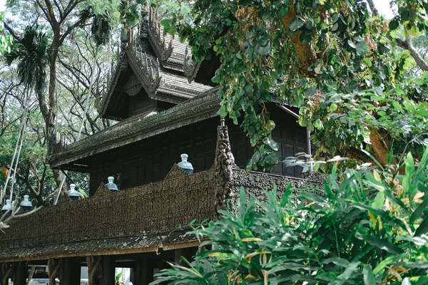 Traditional wooden home house in Thailand — Stok fotoğraf