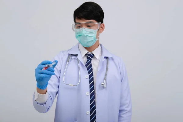 Laç Şırıngası Kullanan Doktor Doktor Doktor Tıbbi Enjeksiyon Iğne Aşılama — Stok fotoğraf