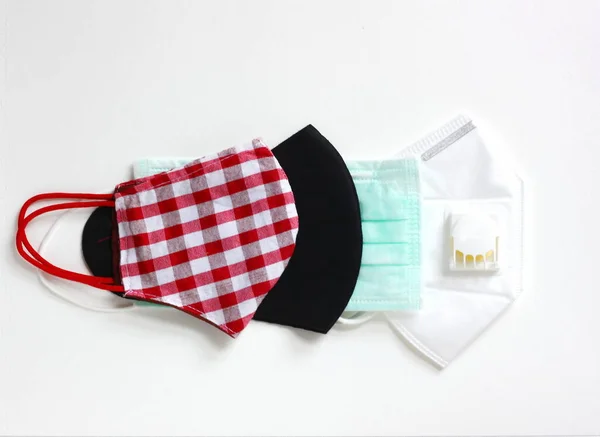 Bir çok maske kendinizi stroreslerde satılmaktan korur. Ama seçilim gerekliliğe ve öneme bağlıdır.