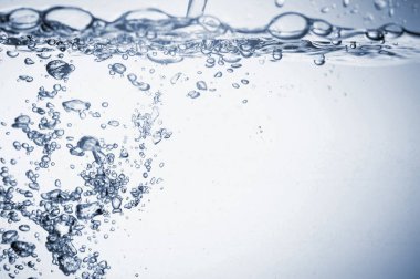 Su kabarcıklarla doluyor.. 