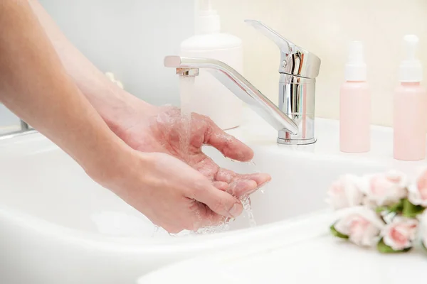 Mycie Rąk Wodą Mydłem Ochrona Antybakteryjna Samopielęgnacja Zatrzymać Rozprzestrzenianie Się — Zdjęcie stockowe