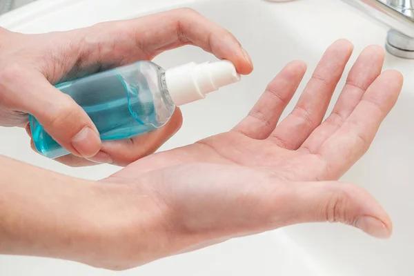 Tratamento Mão Com Séptico Proteção Antibacteriana Autocuidado Parem Propagação Infecção — Fotografia de Stock