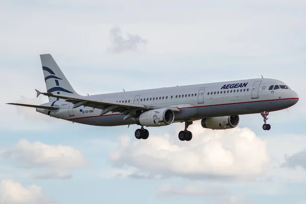 Airbus A321-231 operated by Aegean Airline — Stock Photo, Image