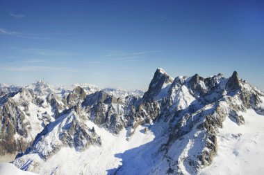Aiguille du Midi üzerinden Alplerdeki görünümünde sonbahar