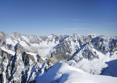 Aiguille du Midi üzerinden Alplerdeki görünümünde sonbahar