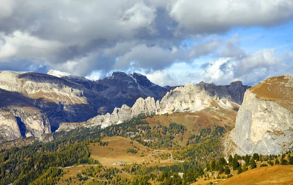 意大利阿尔卑斯山的秋景 — 图库照片