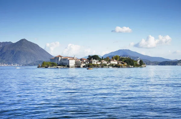 Lago maggiore und isola bella von stresa aus gesehen, Ende Herbst — Stockfoto