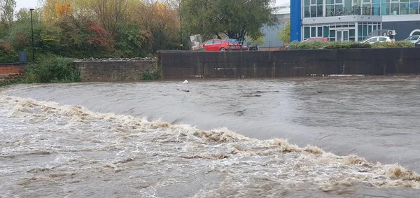 7th November 2019 - Sheffield floods and the river Don breaks it banks after heavy rainfall in South Yorkshire, UK. — Stockfoto