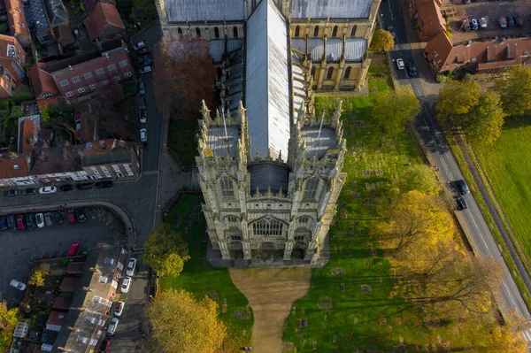 Overhead aerial top down view of Beverley Minster, the large gothic church in the centre of the small market town in East Yorkshire, UK. Shot in Autumn 2019 — Stock Photo, Image
