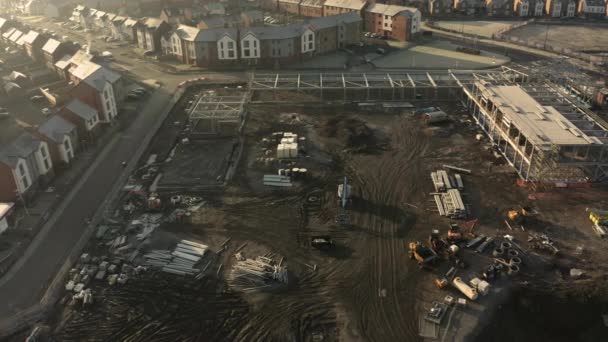 Rotherham, Reino Unido - 30 de noviembre de 2019: Vista aérea de los trabajos de construcción en la nueva escuela Waverley Juniour Academy, Rotherham, South Yorkshire — Vídeos de Stock