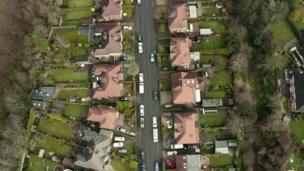 4K aérea revelar da cidade de Chester, Cheshire, Norte do Reino Unido durante dezembro 2019 com nuvens bonitas. Tiro no dia de Natal — Vídeo de Stock