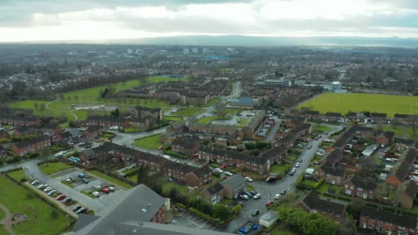 Imagens aéreas em 4K de Chester, Cheshire, no norte do Reino Unido, em dezembro de 2019, com belas nuvens. Tiro no dia de Natal — Vídeo de Stock