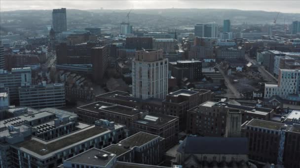 Aerial footage of a gloomy bleak and depressive English City during cold Winter. Sheffield, UK - 2019 — Stok video