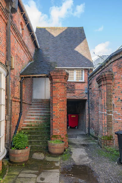 Entrance to generic English brick home in a small town in Surrey, South England — Stock Photo, Image