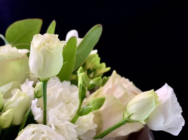 장미의 꽃봉오리 꽃피는 아름다운 꽃다발 클로즈업 — 스톡 사진