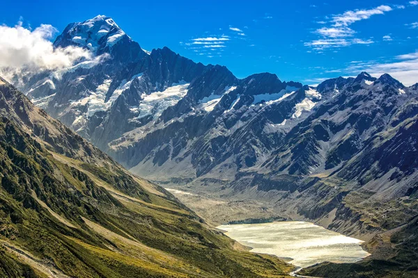 Hooker Valey and Mount Cook, — Stock Photo, Image