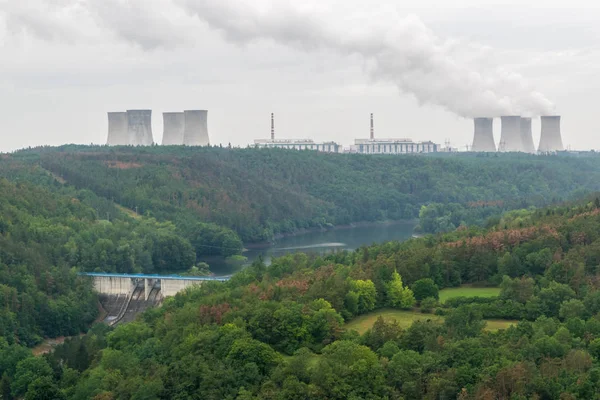 Elektrownie wodna i jądrowych — Zdjęcie stockowe