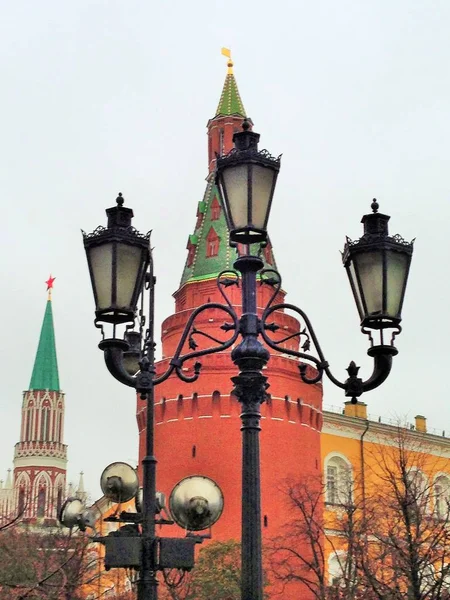 Türme Des Moskauer Kreml Eckarsenal Tower Der Nikolskaja Turm Straßenlaterne — Stockfoto