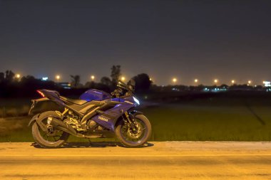 Bangkok, Tayland-25 Kasım 2019 Büyük Motosiklet Yamaha R15 açık hava