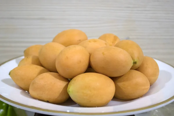 Mucchio Frutti Plango Tailandese Prugna Mariana Prugna Mariana Fresca Matura — Foto Stock