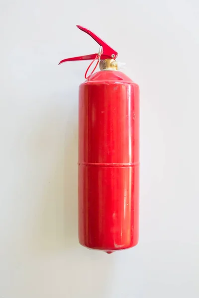 Brandsläckare Vit Vägg Bakgrund Brandbegrepp — Stockfoto
