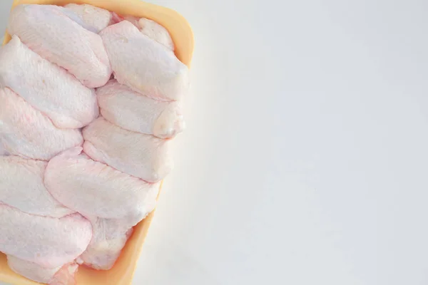 Fresh Chicken Wings Plate White Marble Table Copy Space Raw — Stock Photo, Image