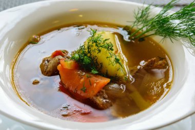 Shurpa Sıcak Çorbası. Patates ve sebzeli lezzetli kuzu çorbası..