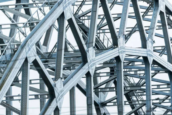 鉄道金属橋の建設ビューの閉鎖 概要金属の詳細 — ストック写真