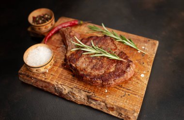 Izgara biftek, hayat devam ediyor..