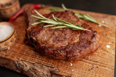 Izgara biftek, hayat devam ediyor..