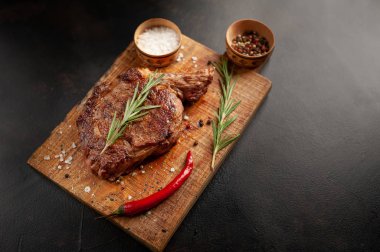 Izgara biftek, hayat devam ediyor..