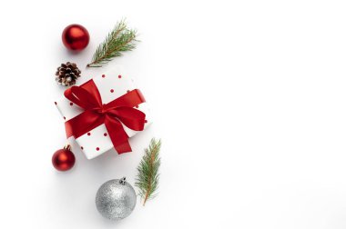 Dekorasyonlu beyaz şenlikli kış arkaplanı