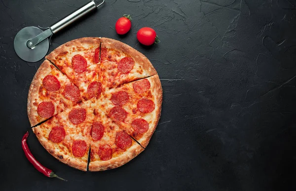 Pizza pepperonisi, fast food..