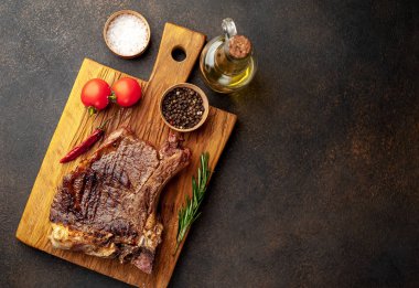 Domatesli ızgara domuz eti.