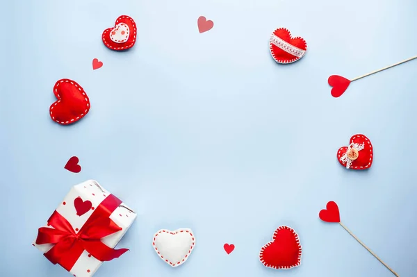 День Святого Валентина Подарок Разные Сердца Синем Фоне День Святого — стоковое фото