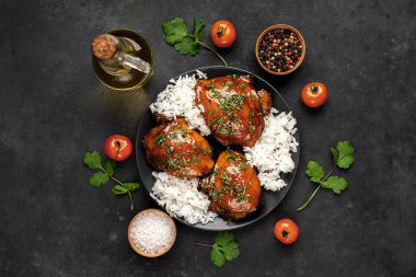 Lezzetli kızarmış pekin ördek göğsünün üst görüntüsü