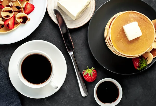 Stack Pancakes Strawberries Plate Coffee Stone Background — Stock Photo, Image