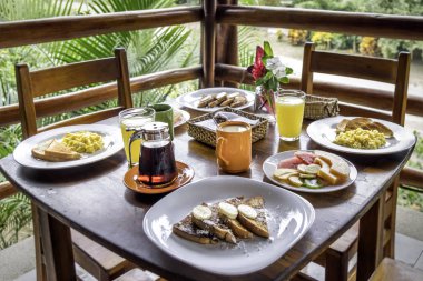 Tam Amerikan Kahvaltısı 