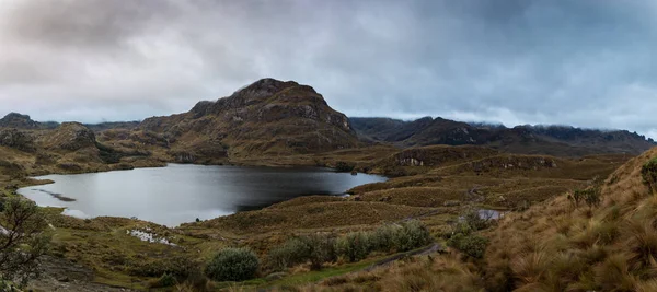 Vista de La Toreadora dentro do Parque Nacional El Cajas — Fotografia de Stock