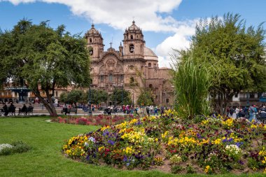 Cusco Meydanı 'nda bahar fotoğrafı. Plaza de Armas, Cusco, Peru.