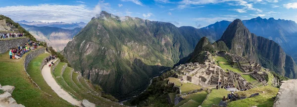 Vista panorámica de las ruinas de Machu Picchu en Perú — Foto de Stock