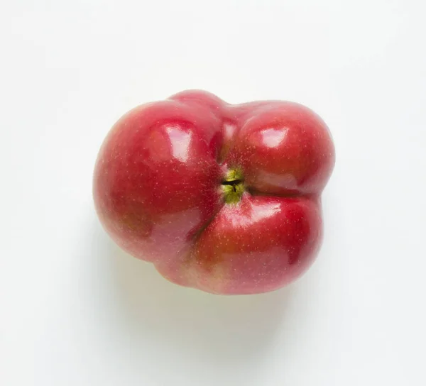 Curvas Manzana Roja Madura Cerca Aisladas Fruta Tendencia Ugli — Foto de Stock