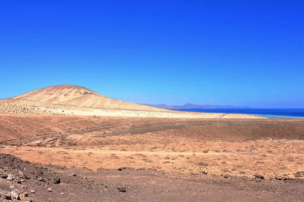 Playa de Sotavento yakınlarında güzel bir yaz günü manzarası, Fuerteventura, Kanarya Adaları