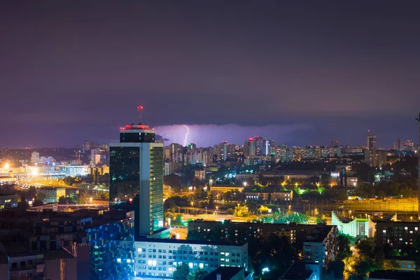 Kiev şehir gece fırtına