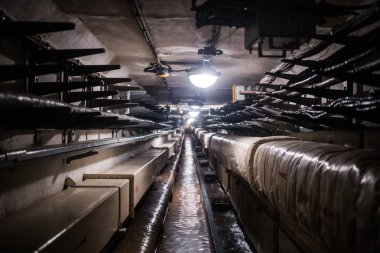 Yeraltı bomba sığınağı tünel