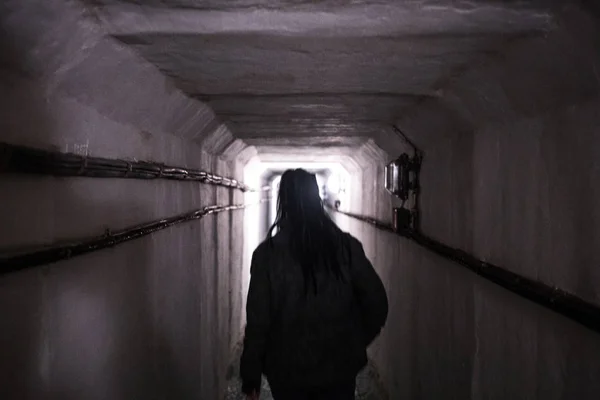Yeraltı bomba sığınağı tünel